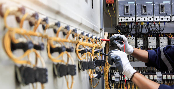 Professional Electrician technician working in Cohasset, MN